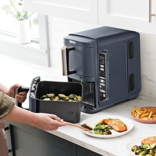Аерофритюрниця Ninja Double Stack XL, оснащена розумною системою приготування їжі, має об'єм 9,5 літрів і виготовлена ​​компанією Cyber ​​​​Space.